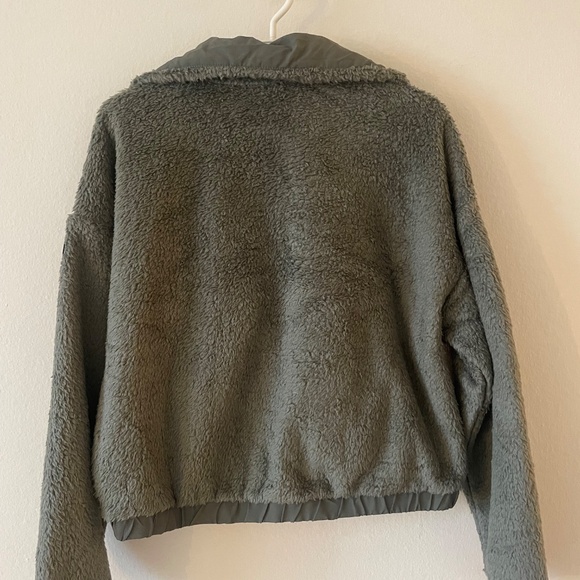 Vuori women's Cozy Sherpa Jacket Green Size Medium NWOT - Picture 9 of 14